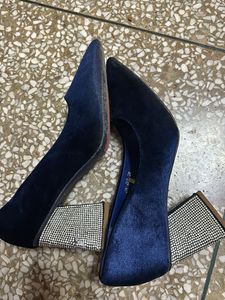 Navy Blue Pointed-Toe Heels