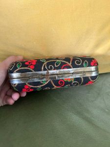 Floral clutch