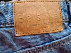 Women&#39;s BERSHKA Ripped Jeans