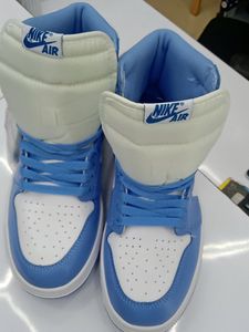 NIKE AIR JORDEN