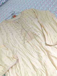 🌸 Elegant Cream Embroidered Tunic 🌸