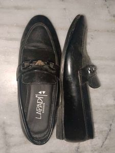 LAPADI Black Loafers - Classic Style
