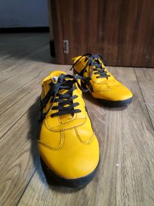 Onitsuka Tiger 🐯 Like New Condition