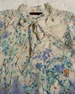 109 F Cute Floral Top 😍