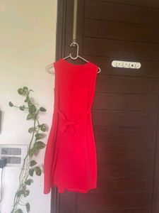 Chic Red Sleeveless Dress