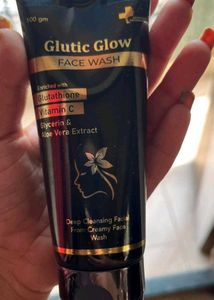 Glutic Glow Face Wash