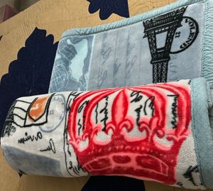 Paris-Themed Soft Throw Blanket single bed