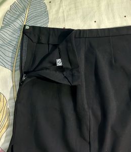 Chic Black Skirt