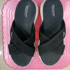 Red Tape Flow+ Black Criss-Cross Slides