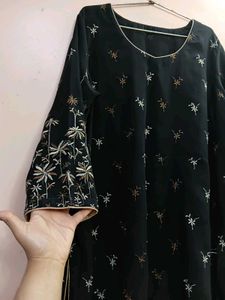 Pakistani Suit ( Kurti + Duppatta )