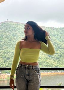 LIME GREEN RIBBED SQUARE NECK TOP