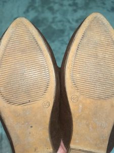 Brown Bow Flats