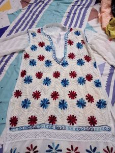 Elegant Embroidered White Kurti