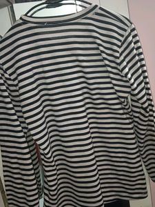 Black And White Full Sleeves T Shirt For Girls