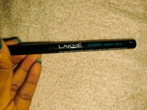 Lakme Eyeconic Pen Eyeliner