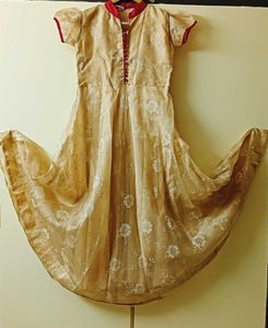 GORGEOUS ✨ GOLDEN GOWN