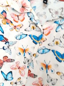 Butterfly Print Top 🦋🌼🪻🌸🏵️🌹