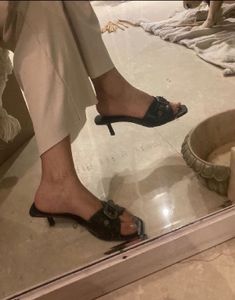 black kitten heels