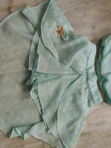Iscut Top C Green  With Floral Print