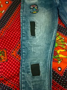 High waist Jean&#39;s | With 4 Buttons | Ripped | Ankle Length | Casual