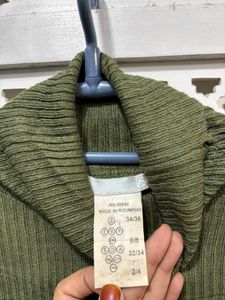 🎀Made In Roumania Turtleneck Sweater B