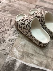 Printed Slide Slippers – Size 39