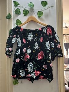 💕Korean Off Shoulder, Floral Top💕