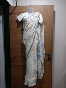 Graceful Off-White Saree🤍