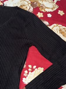 Tokyo Talkie’s Pullover Top