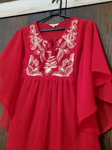 CUTE EMBROIDERY TOP🥀🍂