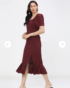 Chic Maroon Midi Dress