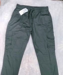 🆕🚨BRAND New Men Cargo Pants🚨🆕