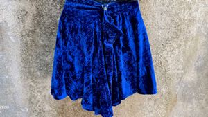 3.23.1 CUTE NAVY BLUE SKIRT