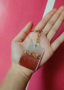 Resin Dual Shade Keychain With Golden Touch
