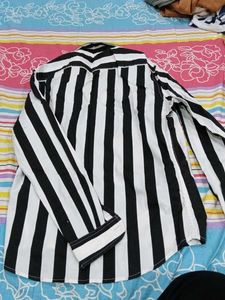 Unisex Striped Black &amp; White Shirt