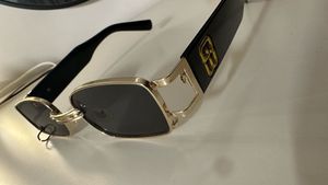 Sunglasses With Ring