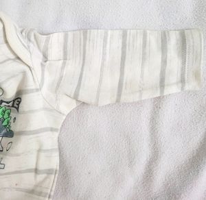 🎉  Branded Cute Unisex Baby Onies 👶