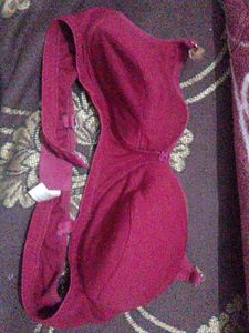 पुरानी थोडी डैमेज ब्रा 5 का कॉम्बो 4 पैडेड 1 बिना