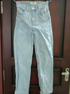 BERSHKA STRAIGHT LEG JEANS