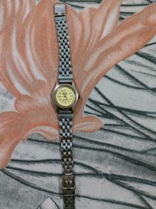 Elegant Men , Women Watch