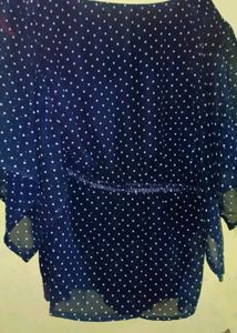 It&#39;s Beautiful Black Top With White Point On It