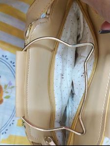 Slingbag + Handbag