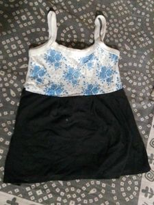 Floral Top - Casual & Cute