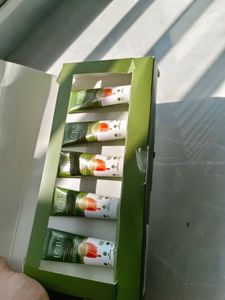 Lotus Botanical Vitamin C Skin Brightening Facial
