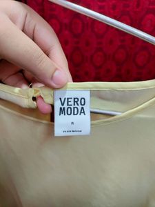 ⚡Summer&#39;s Trending Latest Top From The Popular Brand Veromoda⚡