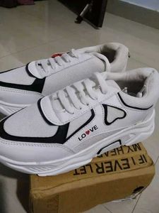 Layasa Women Sneakers In White Colour