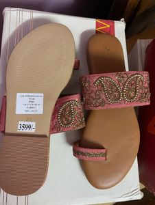 Embroidered Pink Toes Loop Flat Sandals