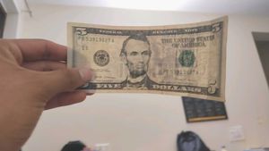 $5 Dollar Note