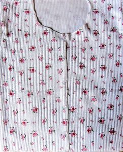 Trendy White Floral Design Fitted Top