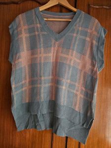 Checked Half Sleeves Pullover
